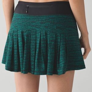 Lululemon circuit breaker skirt